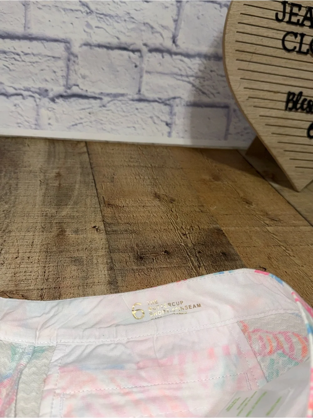 Lilly Pulitzer buttercup shorts getting steamy crab print NWOT 6